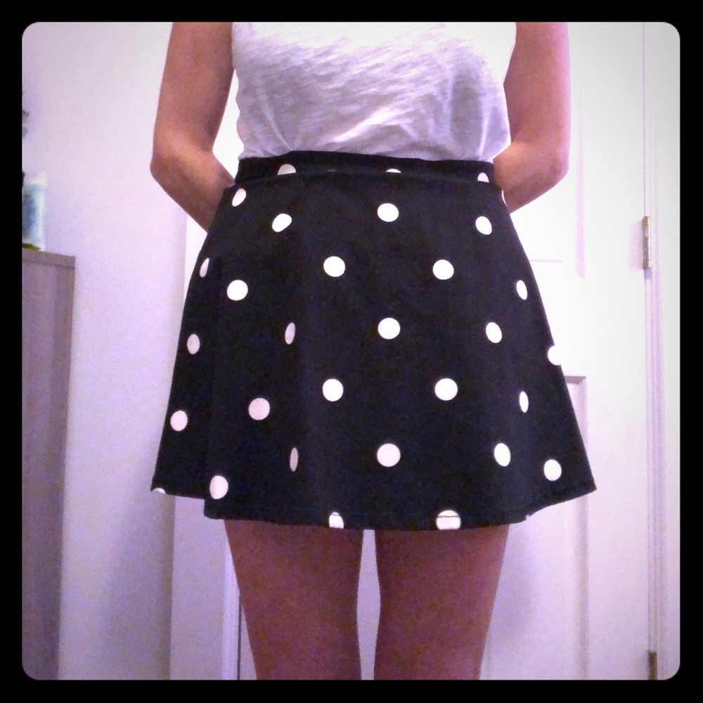 Black and white polka dot skater skirt- medium